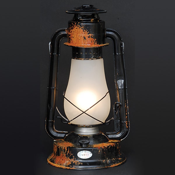 Lantern with rust option